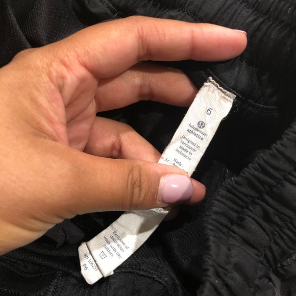 Lulu lemon Running Shorts - Picture 3 of 3